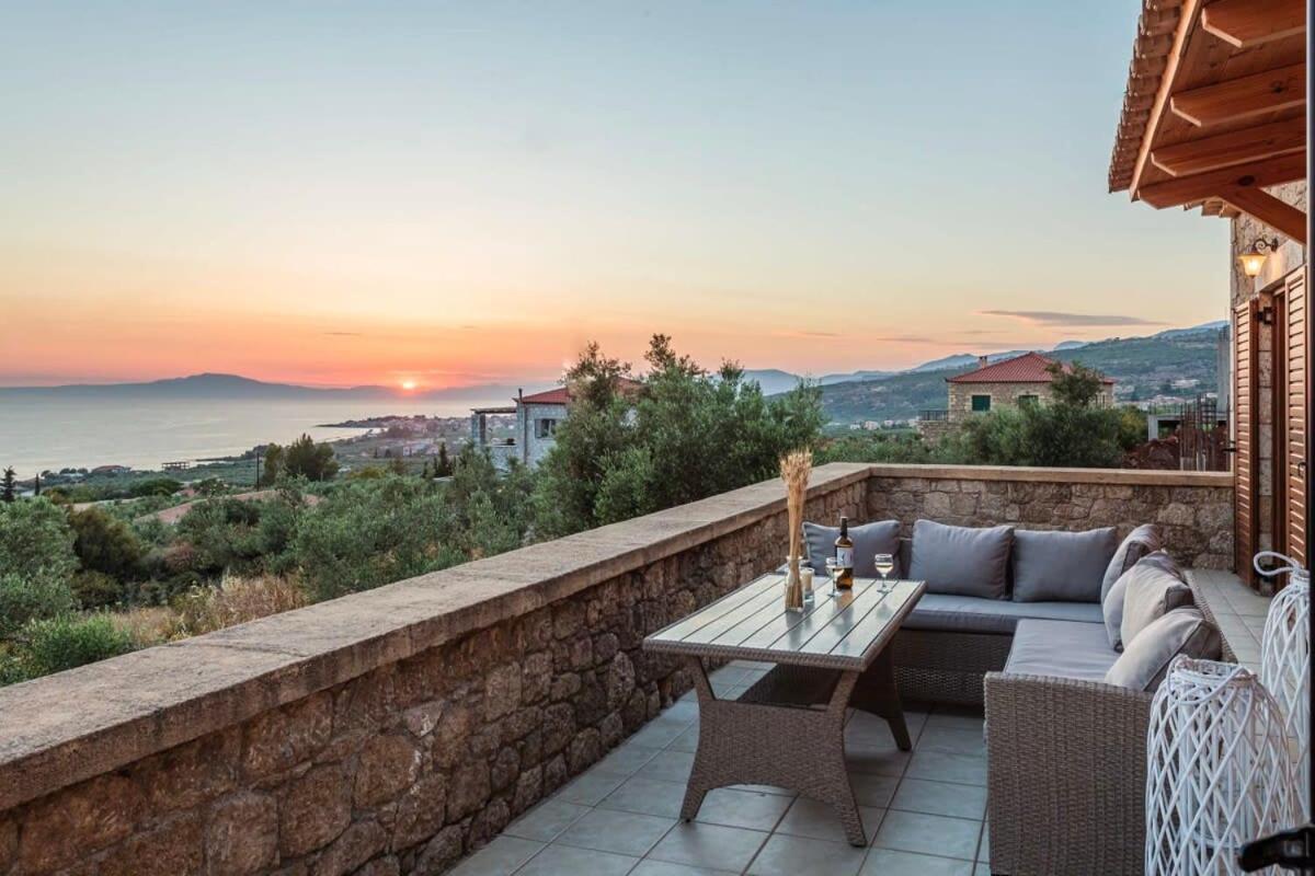 Mani Panoramic Seaviews - Luxury Summer Haven Lévktron Eksteriør bilde